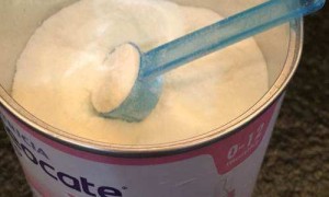 过敏体质宝宝如何选择奶粉，最新抗过敏奶粉排名榜单揭晓